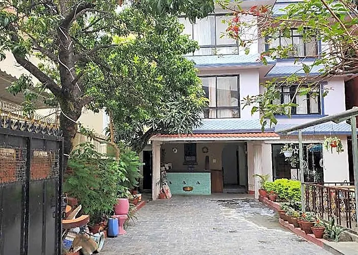 Gauthalii Ghar "the Swallow Home" Hotel